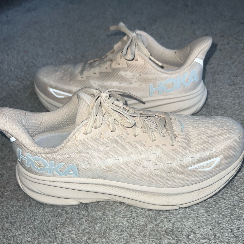 HOKA Women's Clifton 9 Running Shoes